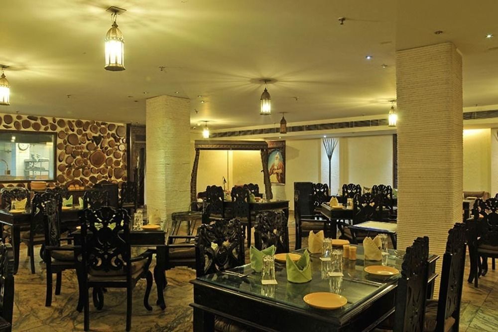 Taurus Sarovar Portico New Delhi Eksteriør billede