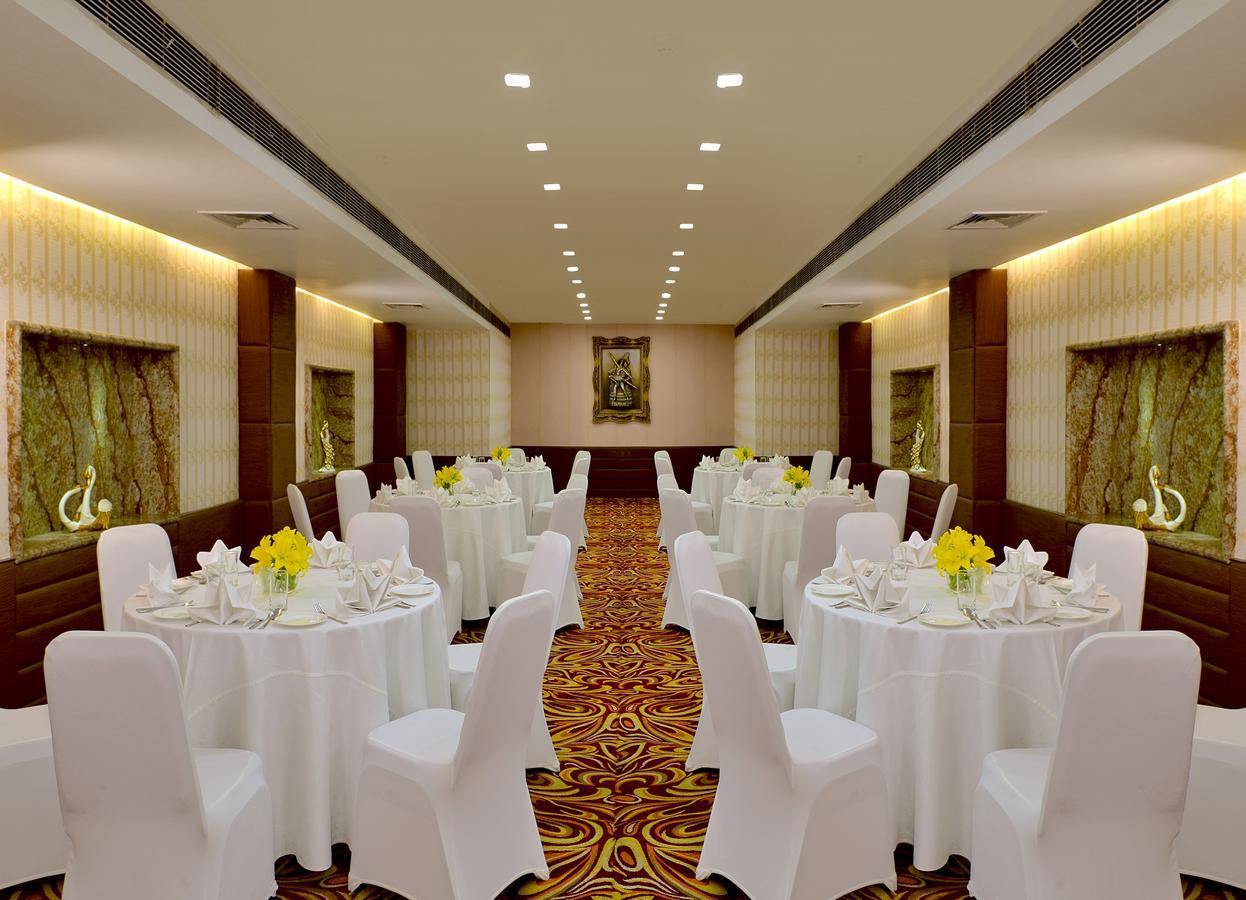 Taurus Sarovar Portico New Delhi Eksteriør billede