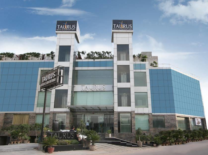 Taurus Sarovar Portico New Delhi Eksteriør billede